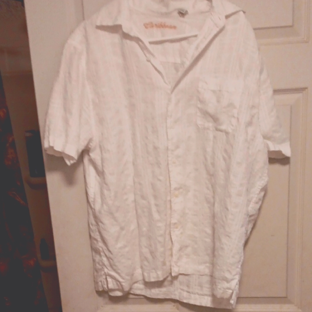 Button Up Carribbean Shirt,takin Good Care Of.no Holes,stains,looks New Size L